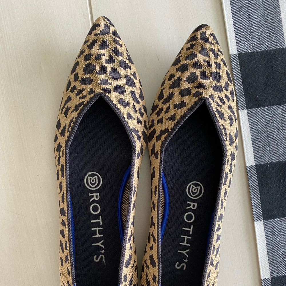 Rothys Leopard Points